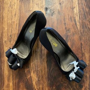 Open toe black satin “Me Too” 4” heel.